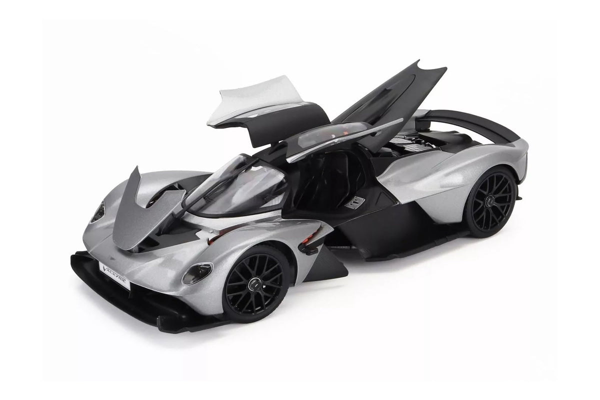 2022 Aston Martin Valkyrie, Silver - Maisto 31465SL - 1/18 Scale Diecast Model Car