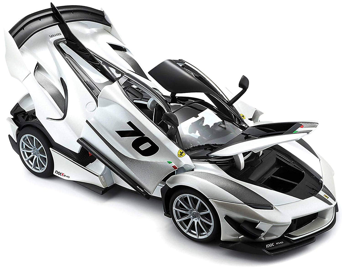 Ferrari FXX-K Evo #70 White 1/18 Diecast Model Car by Bburago