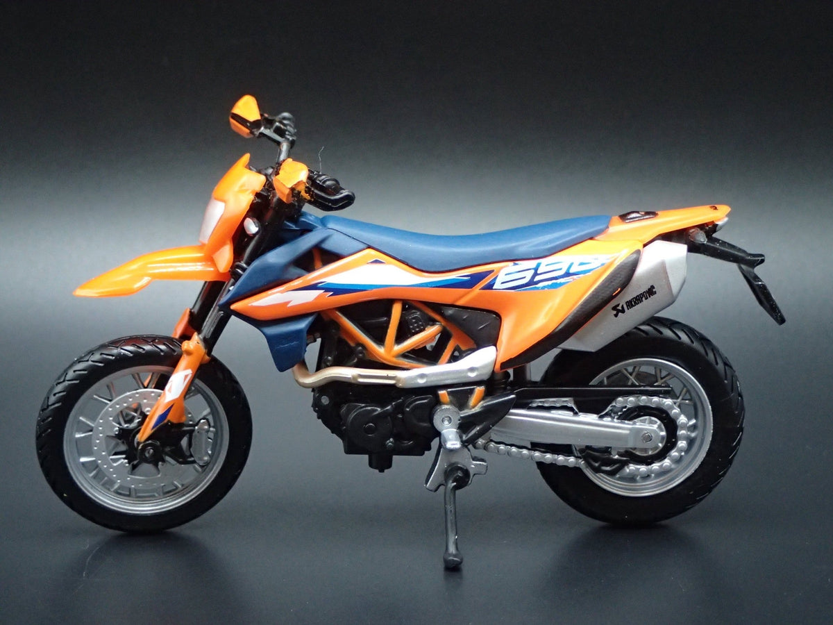Open Box KTM 690 SMCR DIRT BIKE MOTORCYCLE ORANGE 1/18 SCALE DIORAMA DIECAST MODEL BIKE