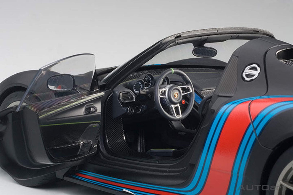 Autoart 77929 No.15 Porsche 918 Spyder Weissach Black-Martini Livery 1-18 Scale Model Car